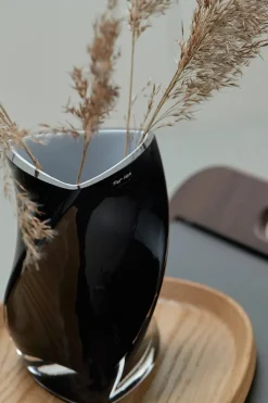 Piet Hein Twister vase fra (Sort)> Vaser