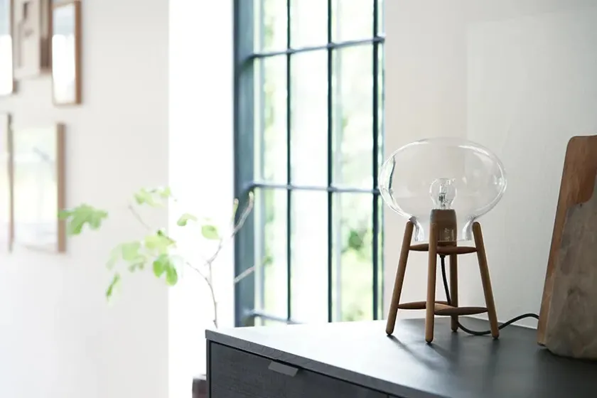 FDB Møbler U4 Hiti Bordlampe, klart glas/eg fra> Spots