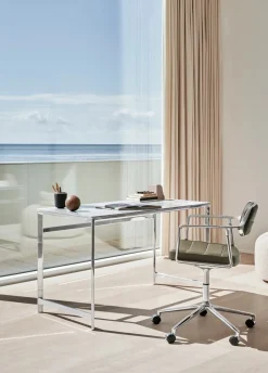 Vipp 430 Studio Desk, camel leather fra><noscript><img width=