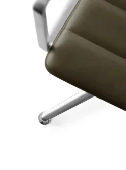 Vipp 452 Swivel Chair, curly edition fra><noscript><img width=
