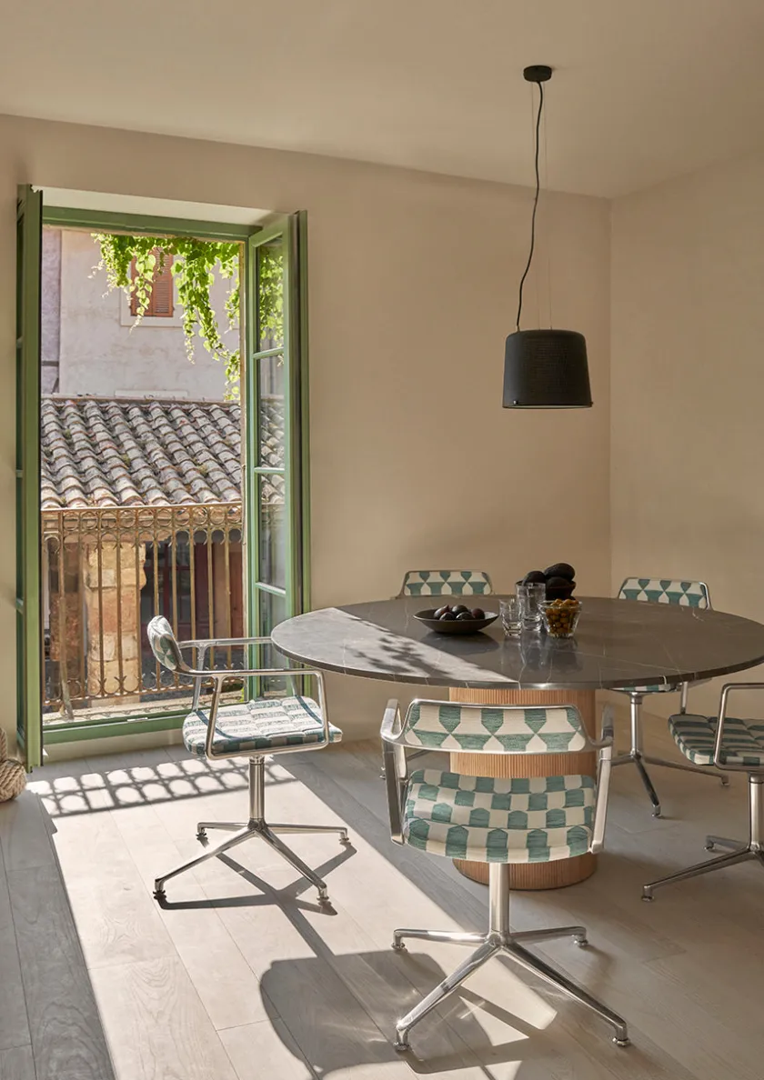 Vipp 452 Swivel Chair, Lagrasse fra> Spisebordsstole