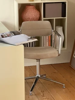 Vipp 453 Swivel Chair, Light Grey, Special Edition fra> Spisebordsstole
