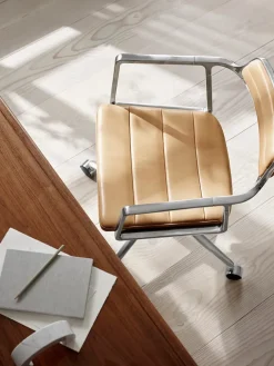 Vipp 452 Swivel Chair m/hjul, camel læder fra> Kontorstole
