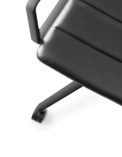 Vipp 452 Swivel Chair m/hjul, dark sand fra><noscript><img width=