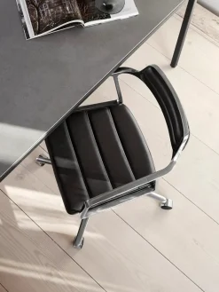 Vipp 452 Swivel Chair m/hjul, sort læder fra><noscript><img width=