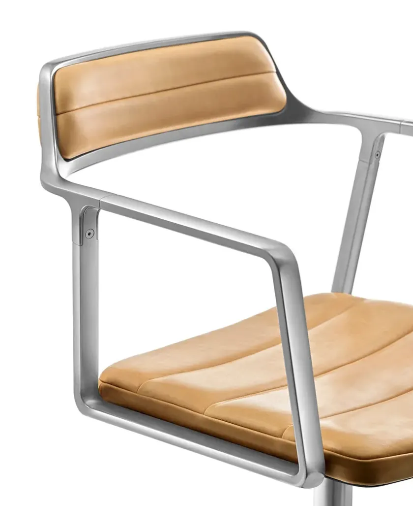 Vipp 452 Swivel Chair m/sort stel & hjul, sort læder fra> Kontorstole