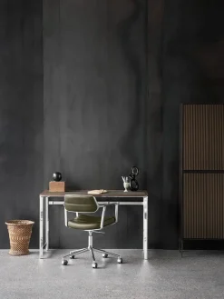 Vipp 453 Swivel+ Chair, sort læder fra> Kontorstole