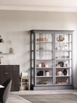 Lindebjerg Design Vitrineskab Classic V2, lys grå fra><noscript><img width=