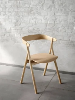 Fredericia Furniture Yksi Spisebordsstol, lakeret eg fra> Spisebordsstole