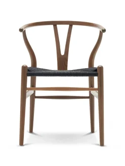 Carl Hansen & Søn Y-stol CH24, Eg lak med sort flet af Hans J. Wegner><noscript><img width=
