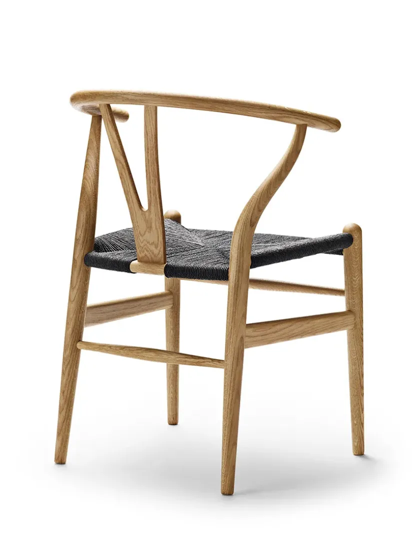 Carl Hansen & Søn Y-stol CH24, eg olie med sort flet af Hans J. Wegner> Spisebordsstole