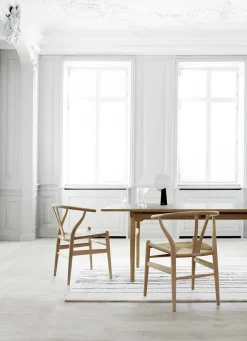 Carl Hansen & Søn Y-stol CH24, Eg røget olie af Hans J. Wegner><noscript><img width=