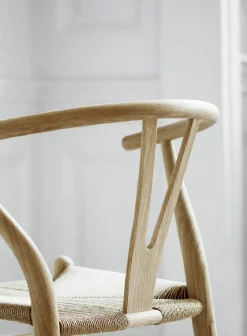 Carl Hansen & Søn Y-stol CH24, Eg røget olie af Hans J. Wegner><noscript><img width=