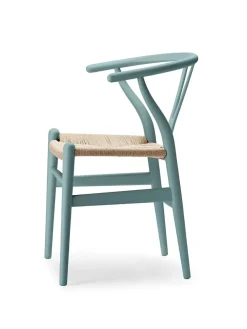Carl Hansen & Søn Y-stol CH24 Soft Blue af Hans J. Wegner><noscript><img width=