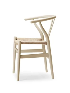 Carl Hansen & Søn Y-stol CH24 Soft Olive Green af Hans J. Wegner><noscript><img width=