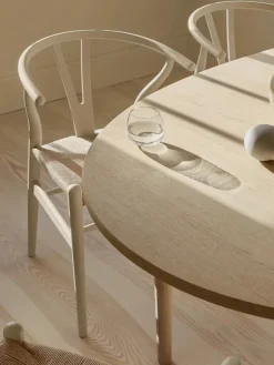 Carl Hansen & Søn Y-stol CH24 Soft Olive Green af Hans J. Wegner><noscript><img width=