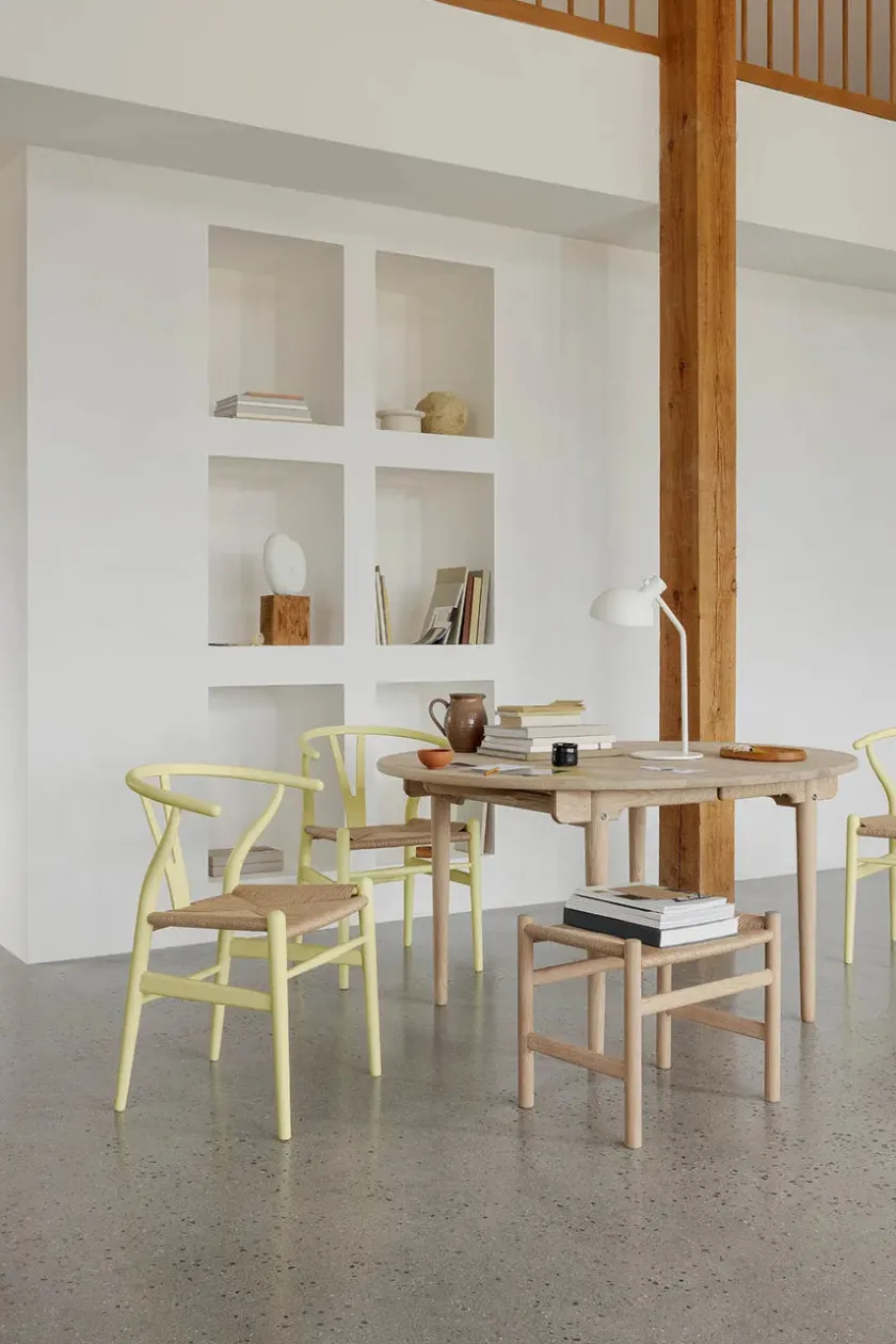 Carl Hansen & Søn Y-stol CH24 Soft Olive Green af Hans J. Wegner> Spisebordsstole