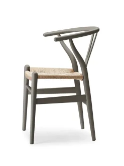 Carl Hansen & Søn Y-stol CH24 Soft Olive Green af Hans J. Wegner><noscript><img width=