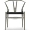 Carl Hansen & Søn Y-stol CH24 Soft Silver Grey med sort flet af Hans J. Wegner> Spisebordsstole