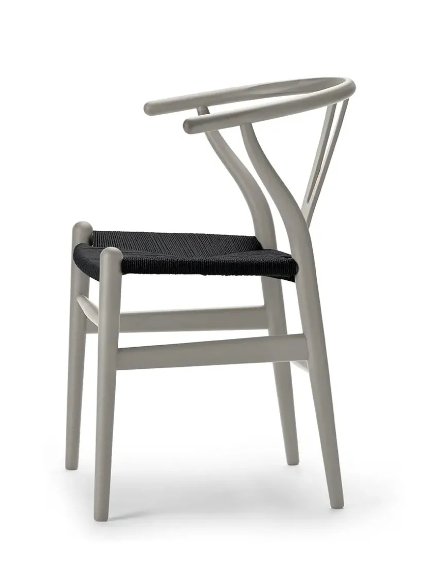 Carl Hansen & Søn Y-stol CH24 Soft Silver Grey med sort flet af Hans J. Wegner> Spisebordsstole