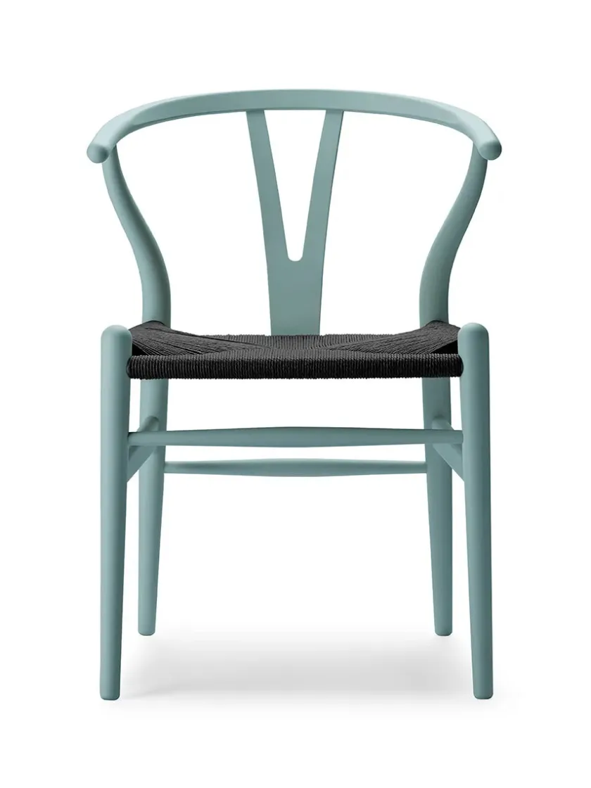 Carl Hansen & Søn Y-stol CH24 Soft Silver Grey med sort flet af Hans J. Wegner> Spisebordsstole