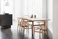 Carl Hansen & Søn Y-stol CH24, sort eg af Hans J. Wegner><noscript><img width=