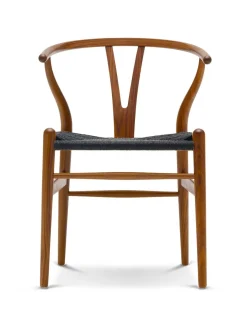 Carl Hansen & Søn Y-stol CH24, Valnød lak med sort flet af Hans J. Wegner> Spisebordsstole
