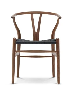 Carl Hansen & Søn Y-stol CH24, Valnød olie med sort flet af Hans J. Wegner> Spisebordsstole